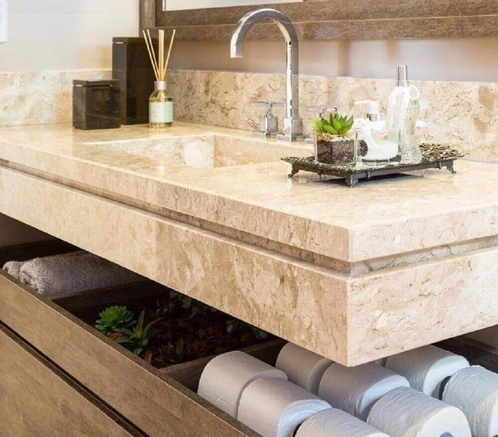 Pias Esculpidas em Mármore